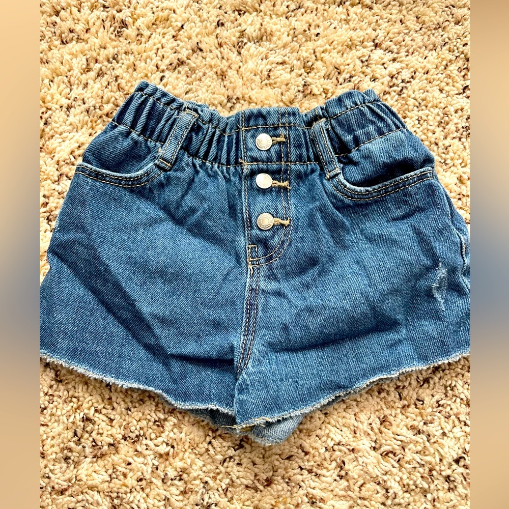 Zara jean shorts (18-24M)